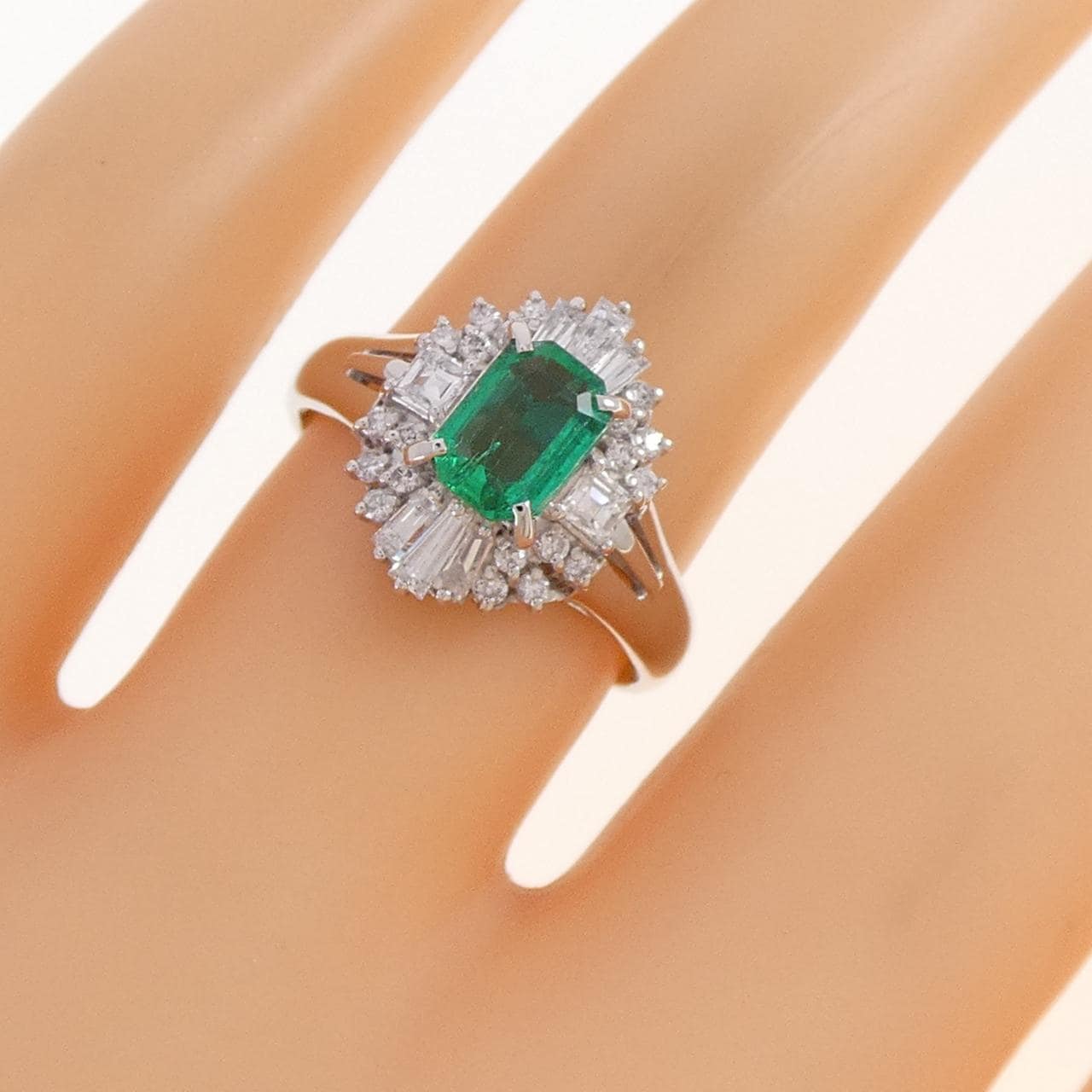 PT900 エメラルド リング 0.53CT