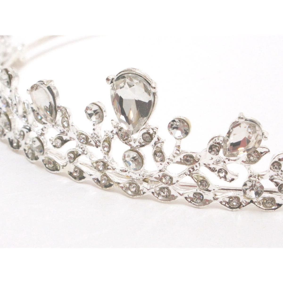 【新品】髪飾り　ティアラ