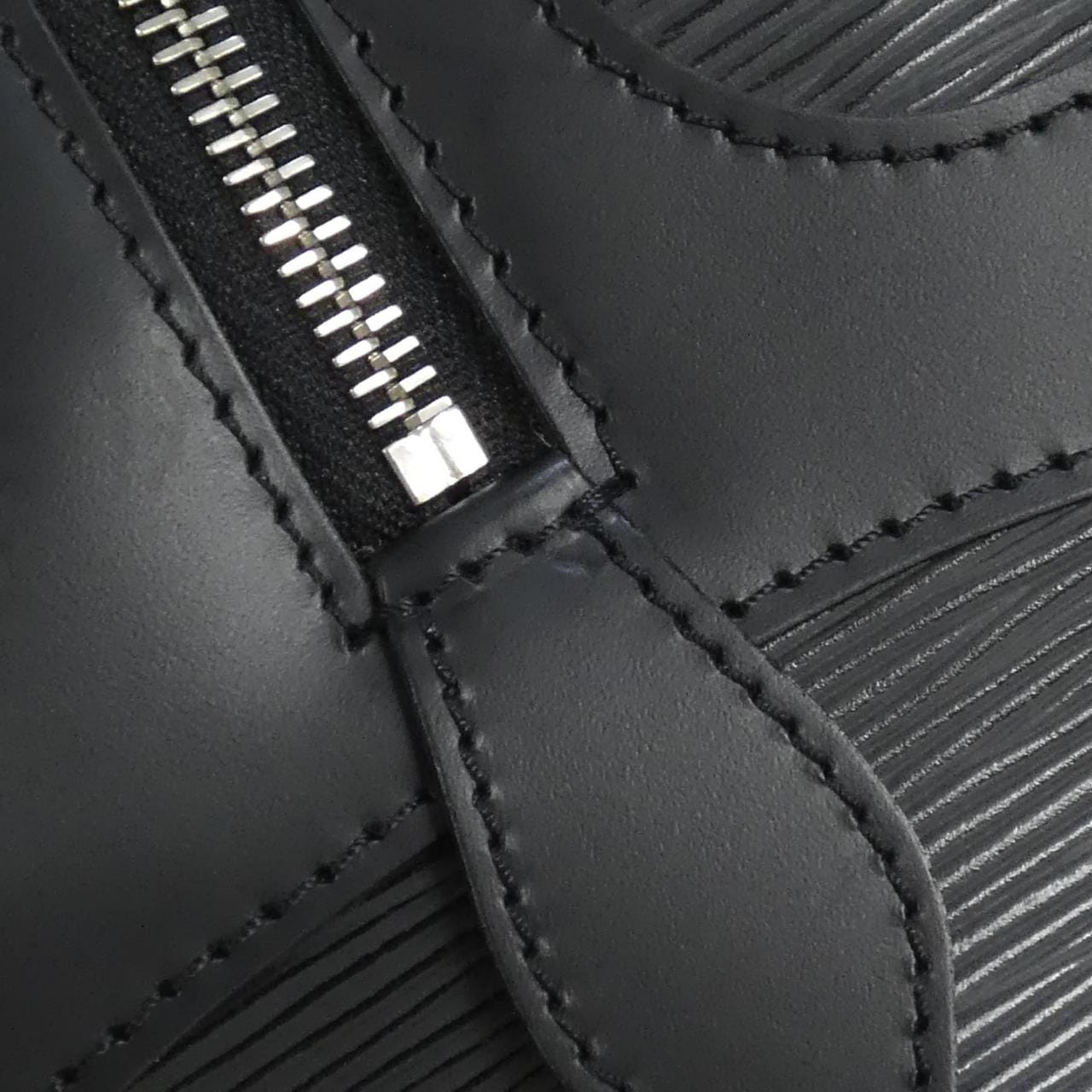 ルイヴィトン エピ ボーリング モンテーニュ PM M59322 バッグ