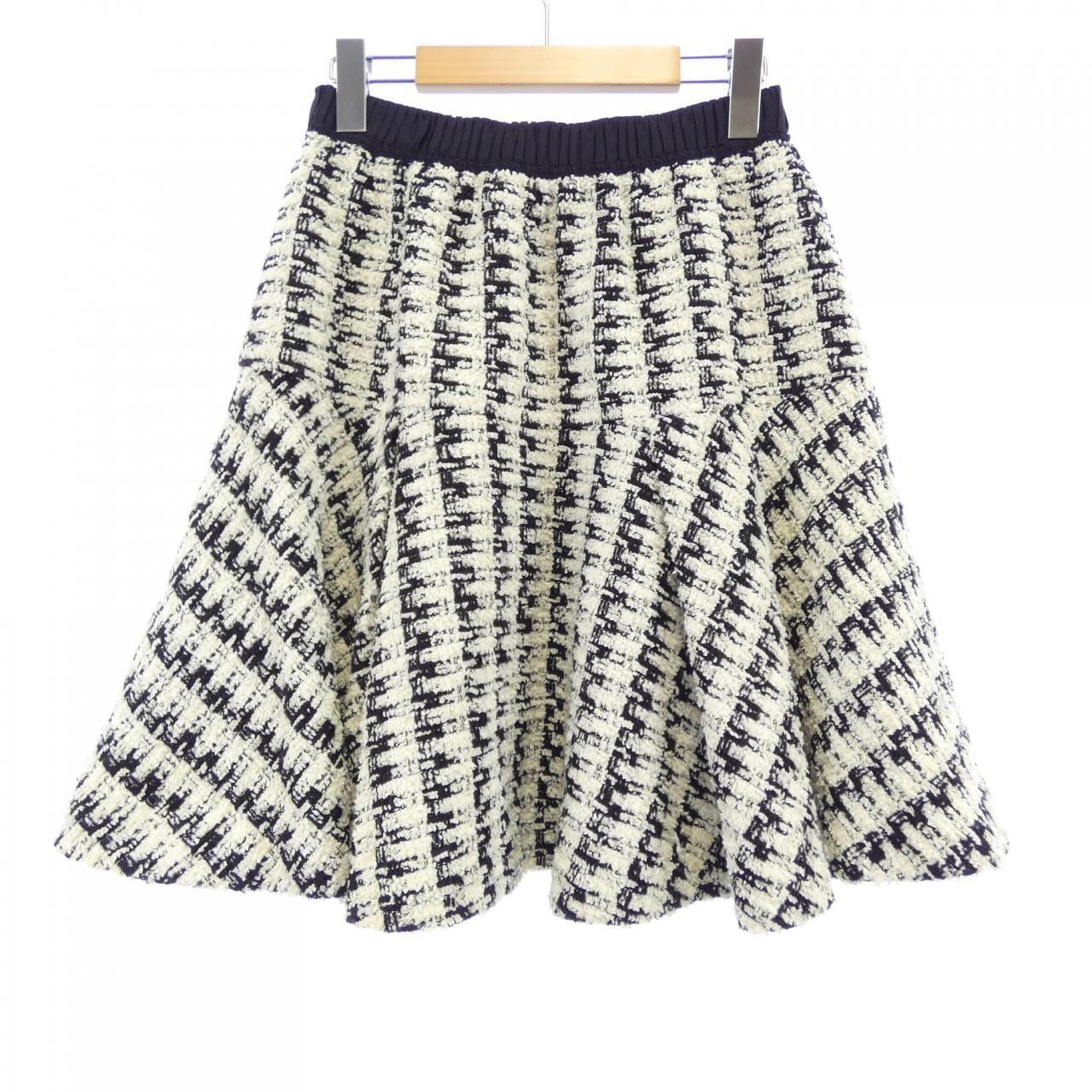 トゥービーシック TO BE CHIC スカート