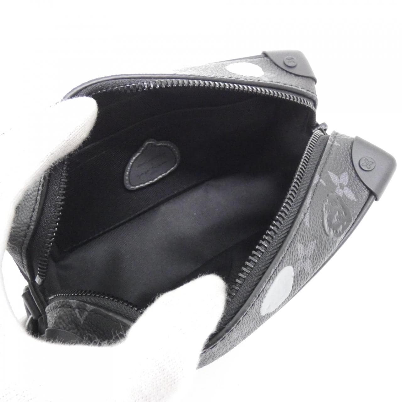 LOUIS VUITTON Monogram Eclipse (LV X YK) 迷你 Soft Trunk M81936 肩背包