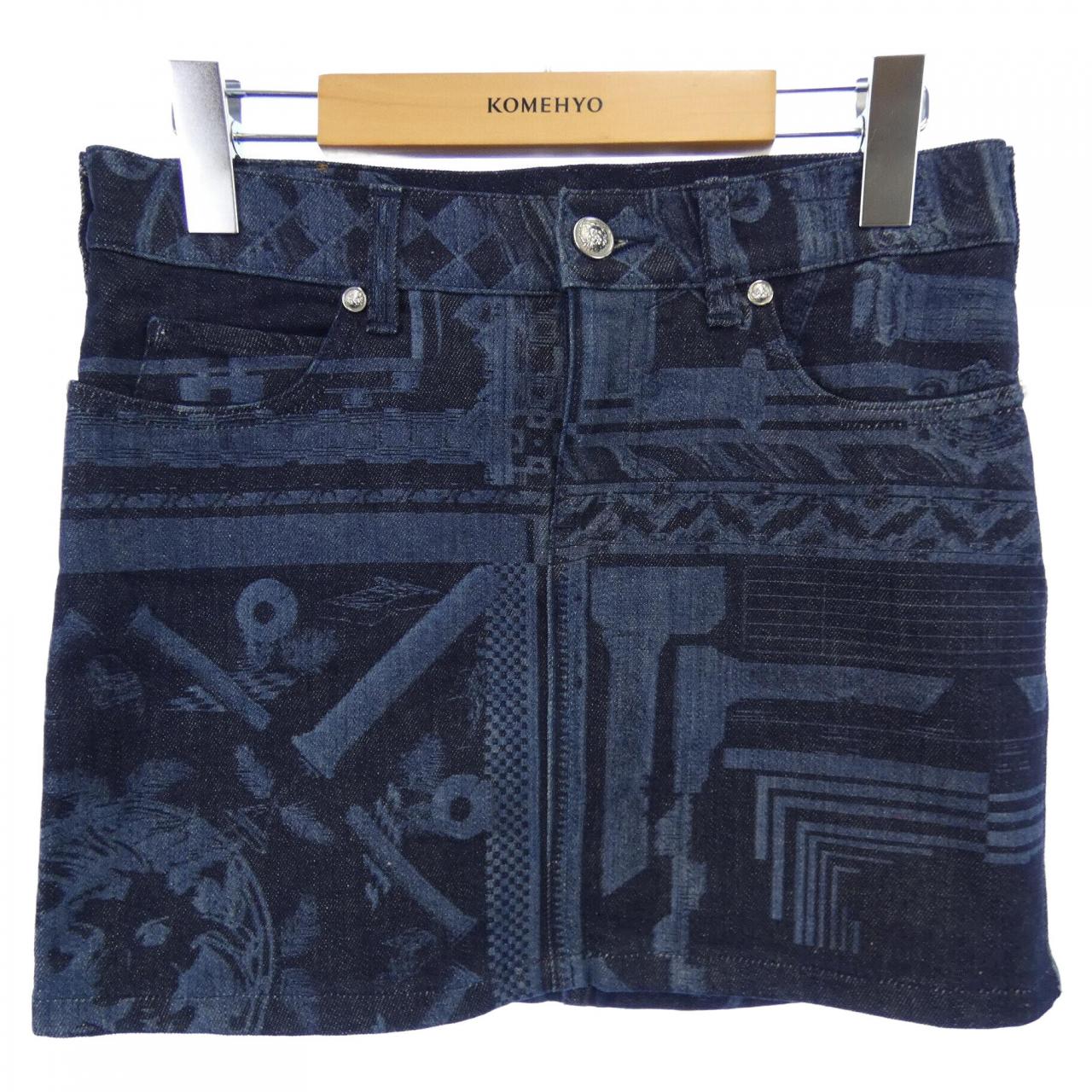 ヴェルサス VERSUS スカート