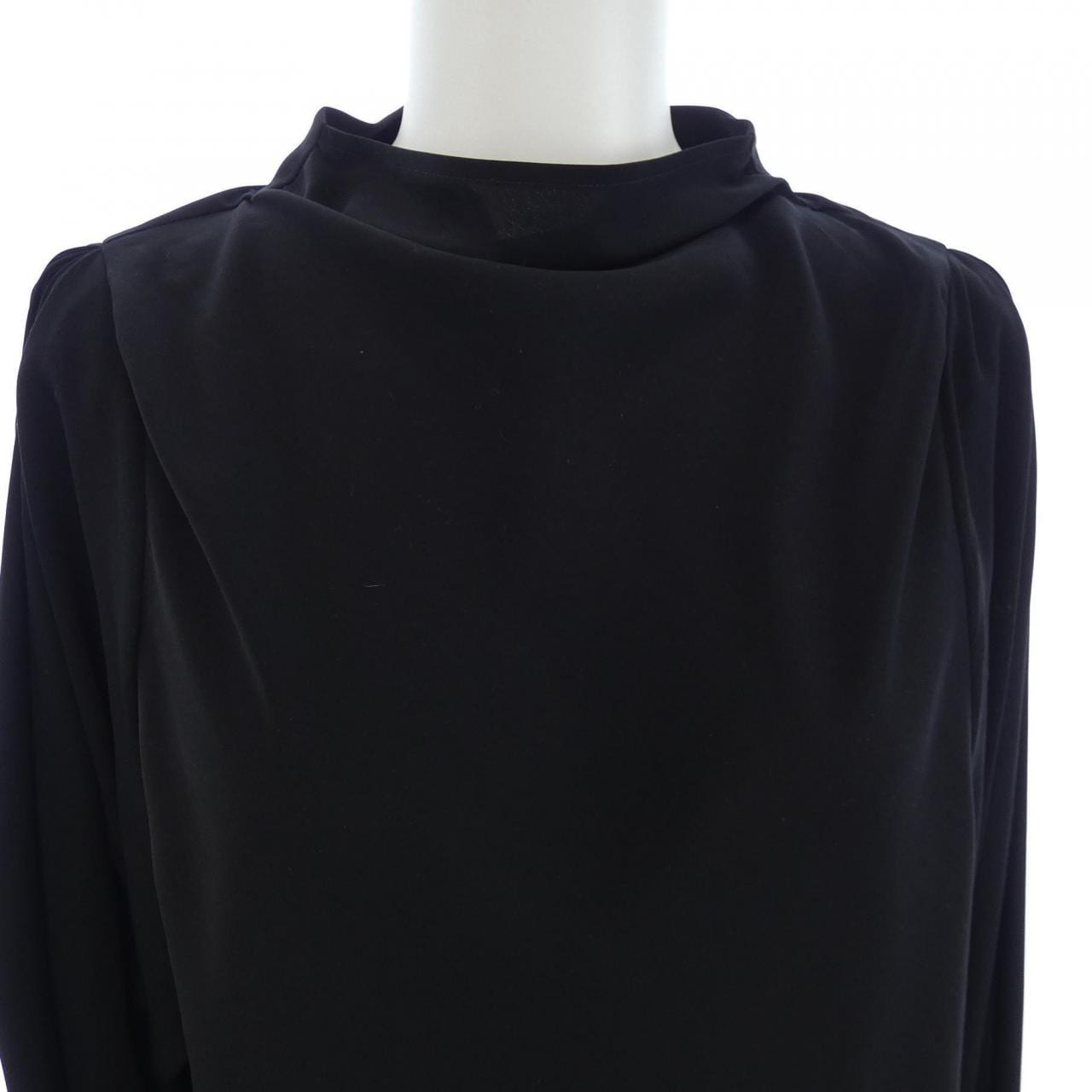 ソブ SOV. トップス