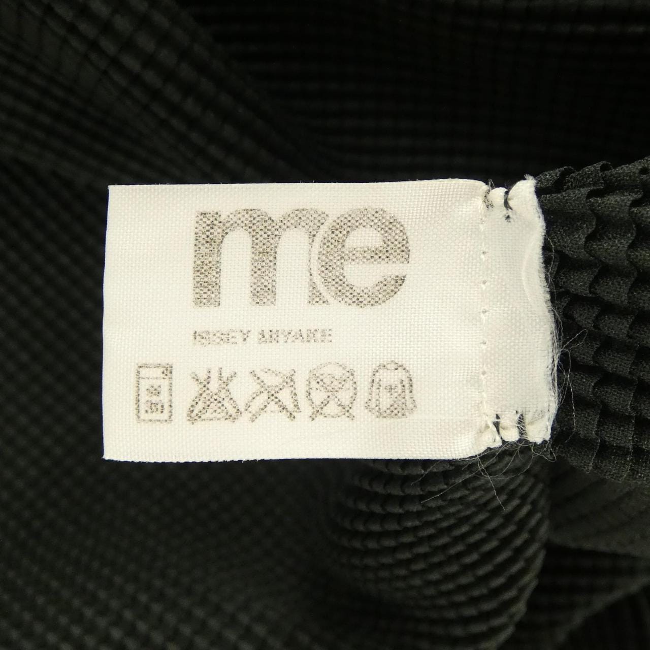 ミーイッセイミヤケ me ISSEY MIYAKE MI13FJ061 トップス