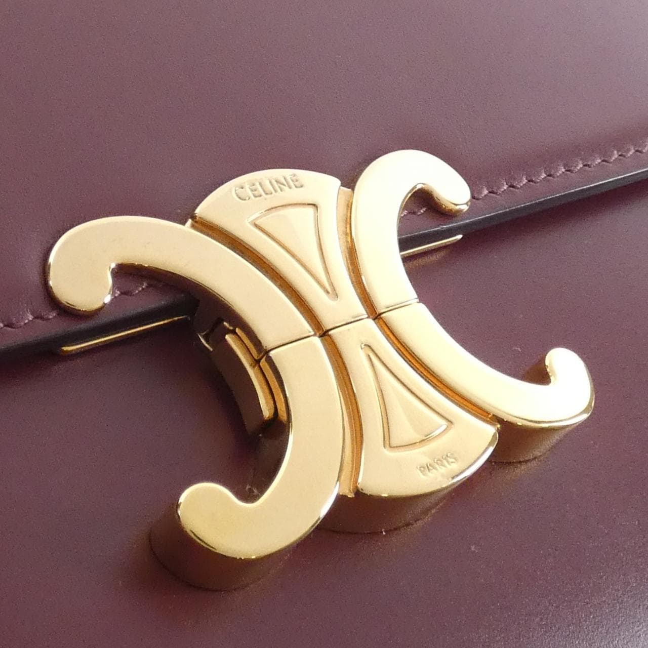 セリーヌ クラシック トリオンフ 187363BF4 ショルダーバッグ