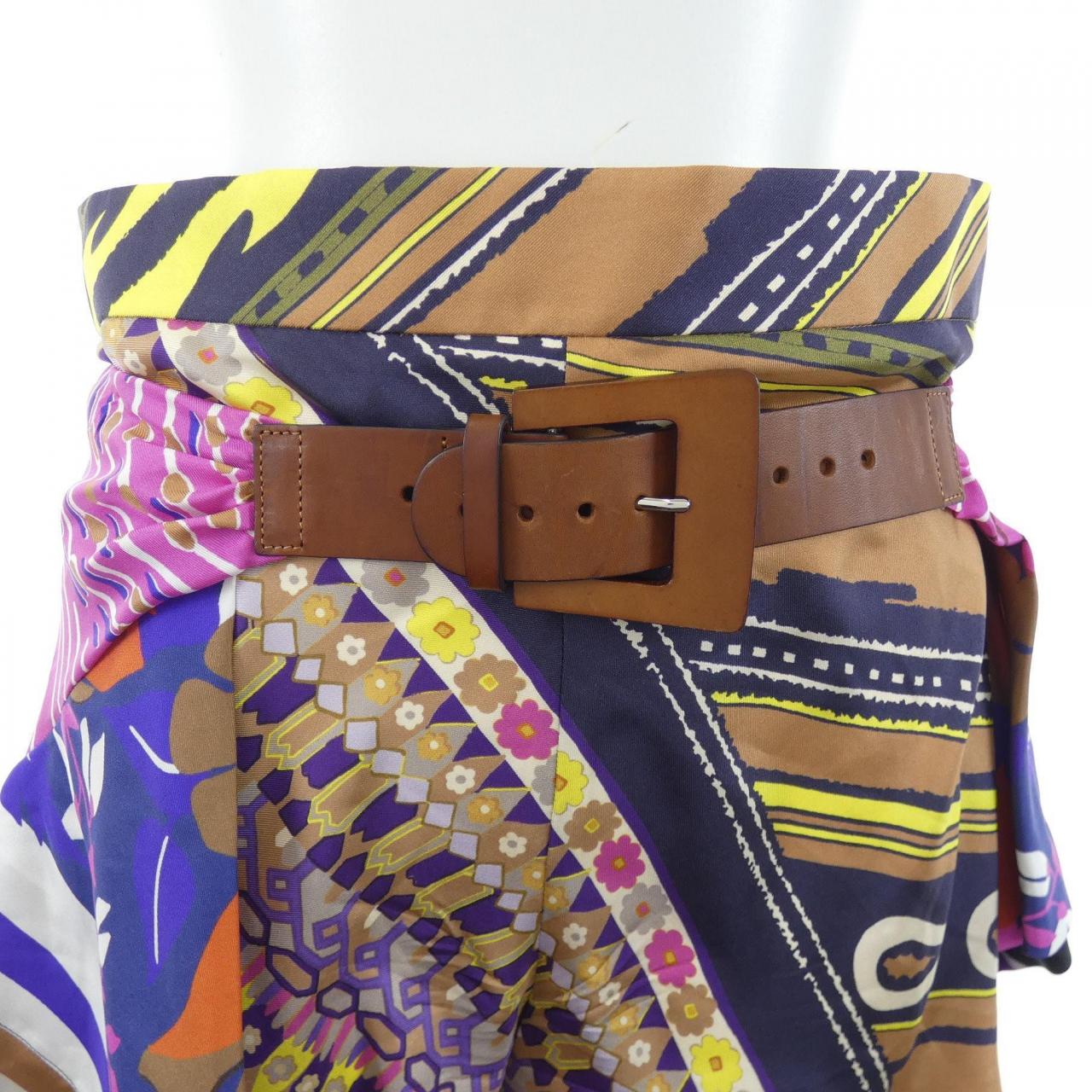 クロエ Chloe CHC19USH033316ZA36 ショートパンツ