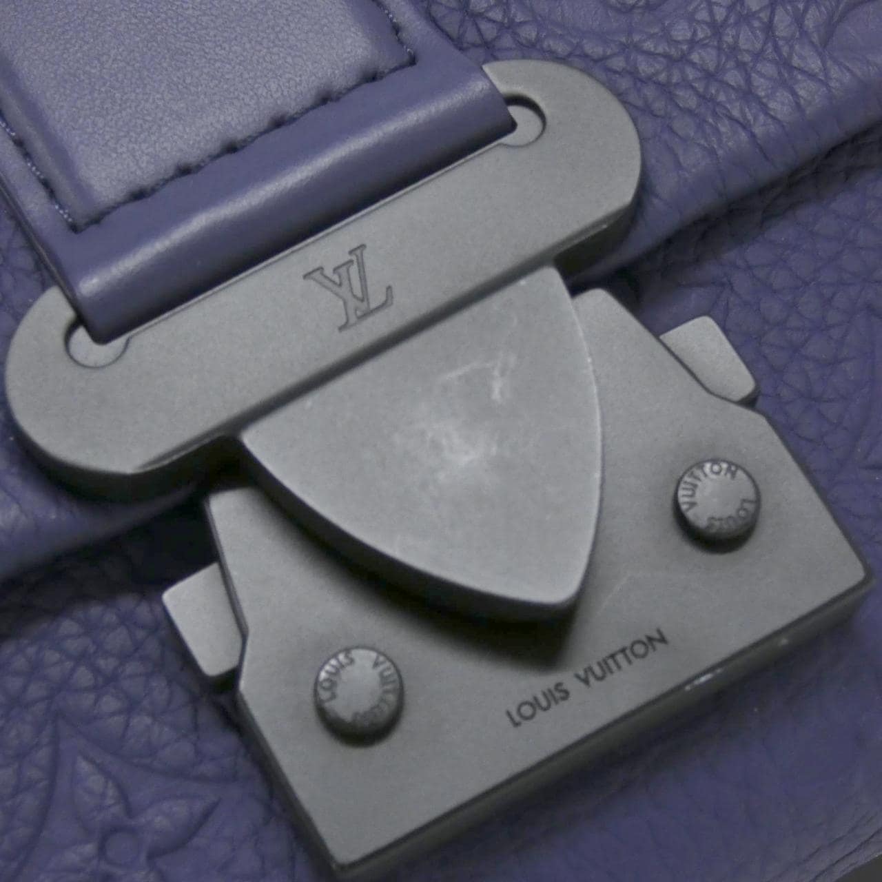 ルイヴィトン トリヨン モノグラム Sケープ メッセンジャー M11692 ショルダーバッグ