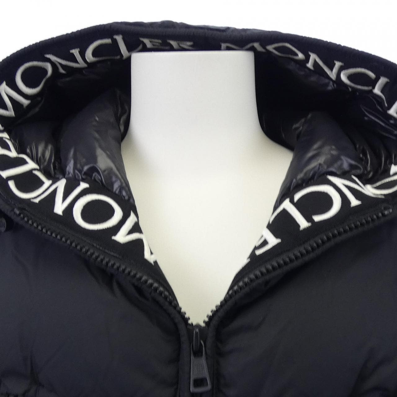 モンクレール MONCLER MONTCLA ダウンジャケット