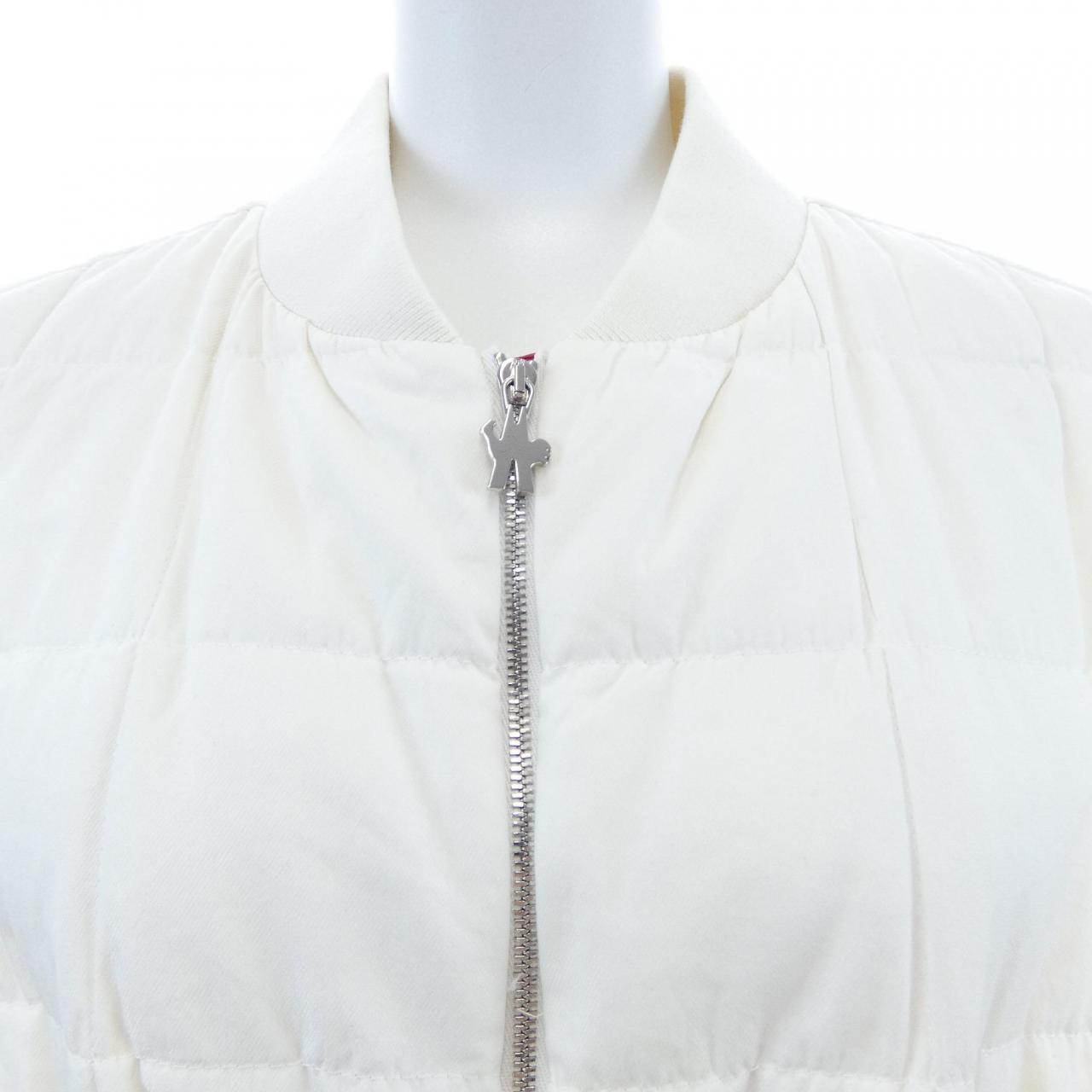 モンクレールガムルージュ MONCLER GAMMEROUGE 11934836400 ダウンベスト