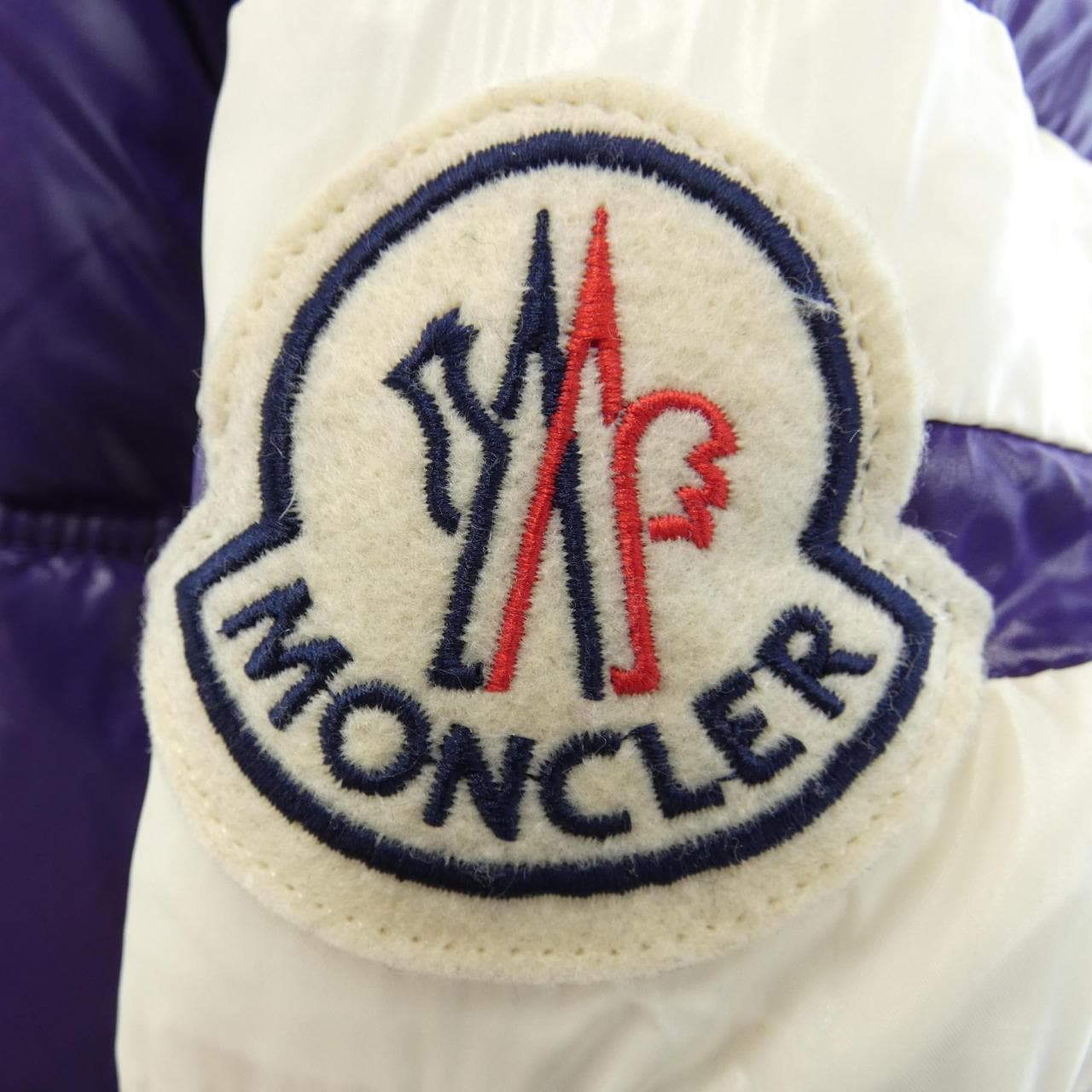 モンクレール MONCLER ダウンジャケット