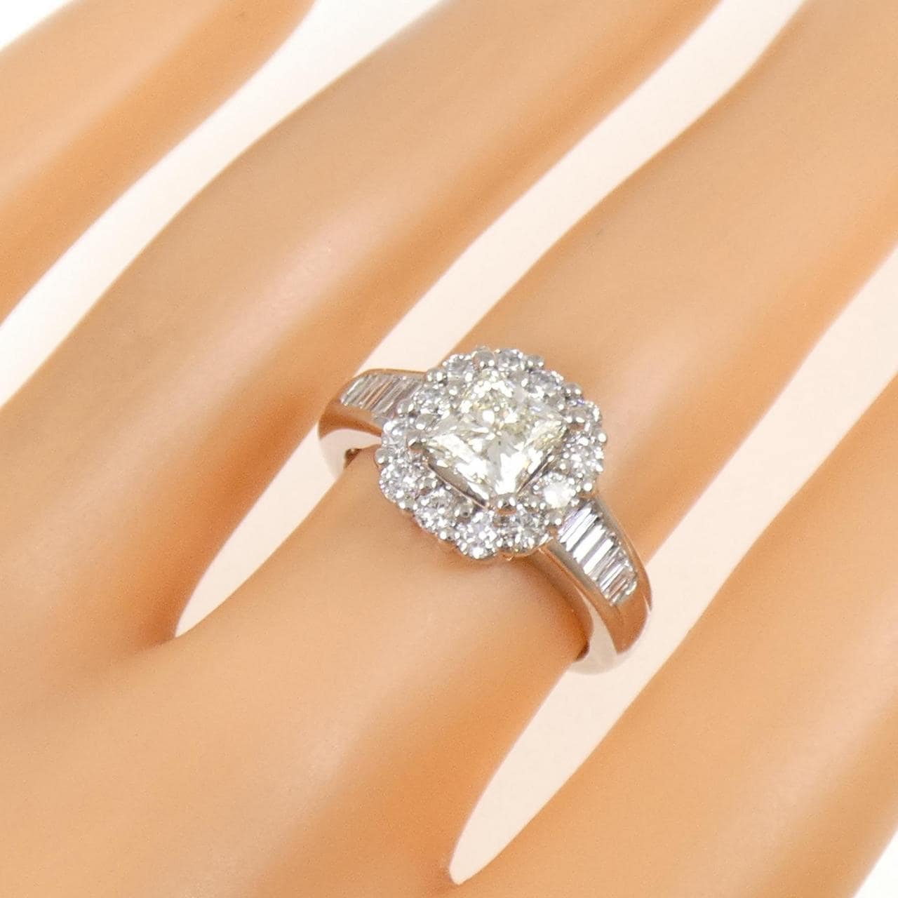 PT900 ダイヤモンド リング 1.023CT L SI1 ファンシーカット