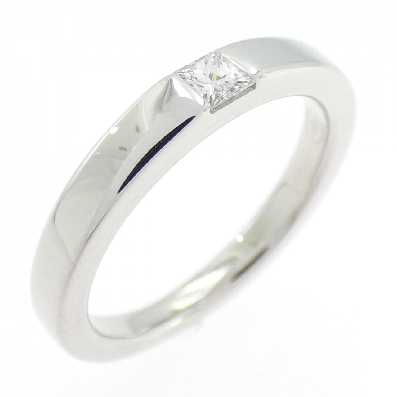 HARRY WINSTON princess cut ring