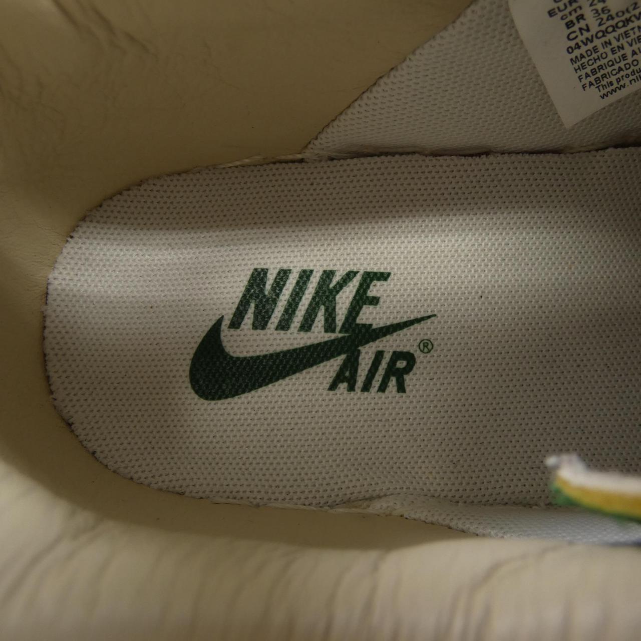 ナイキ NIKE スニーカー