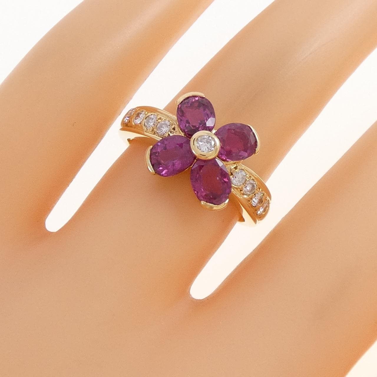 K18YG フラワー ルビー リング 1.59CT