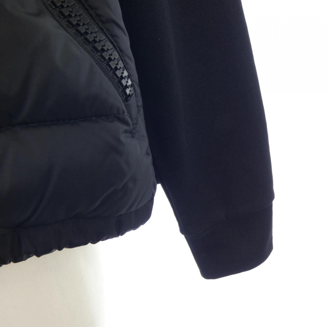 モンクレール MONCLER 20938496000 ダウンジャケット
