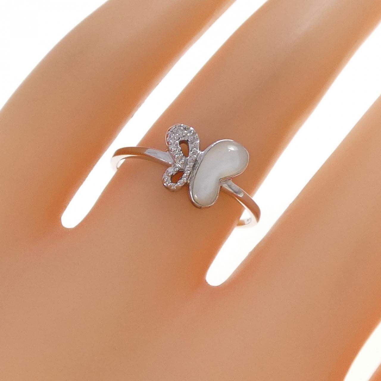 K18WG バタフライ マザーオブパール リング