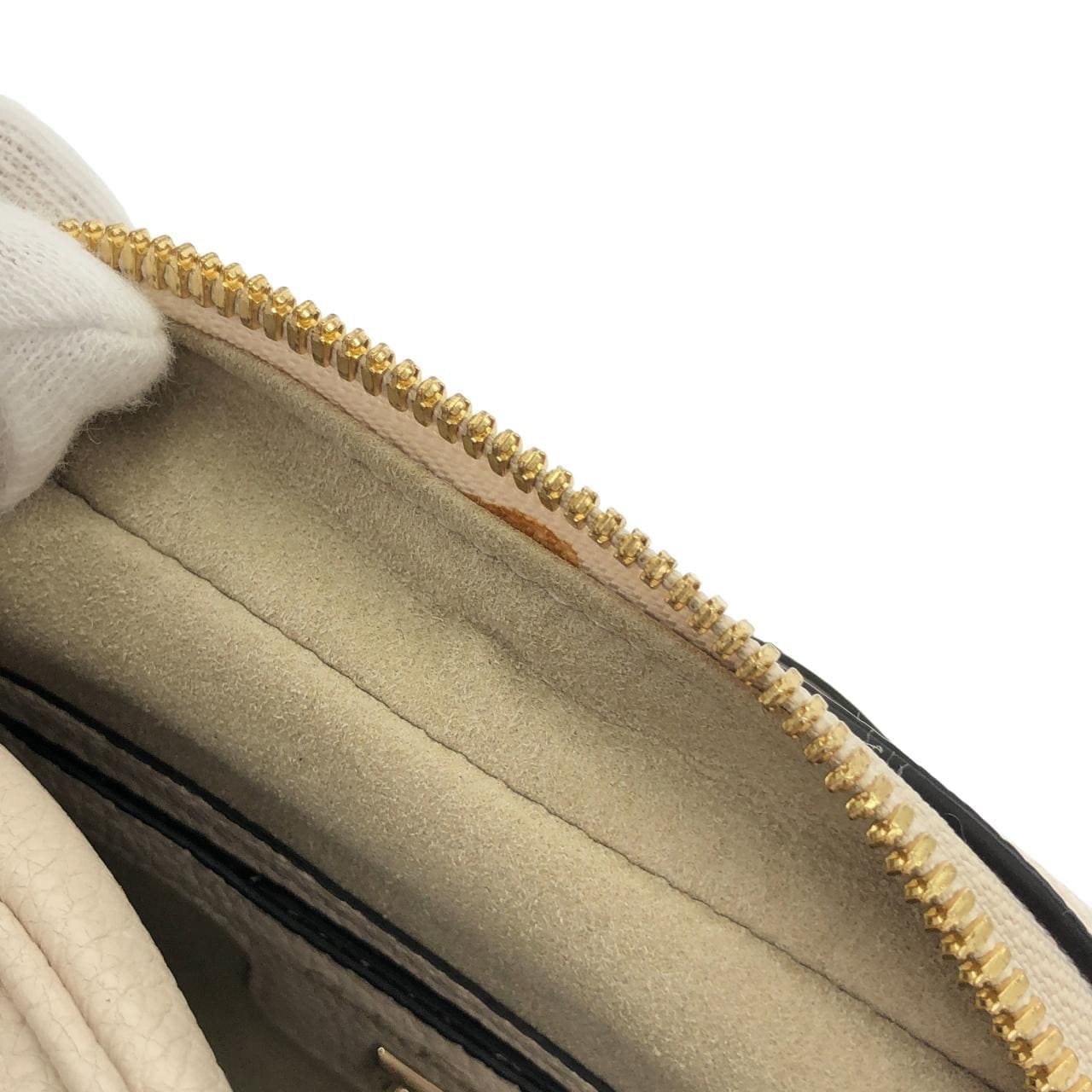 サルヴァトーレフェラガモ 21 H006 ショルダーバッグ