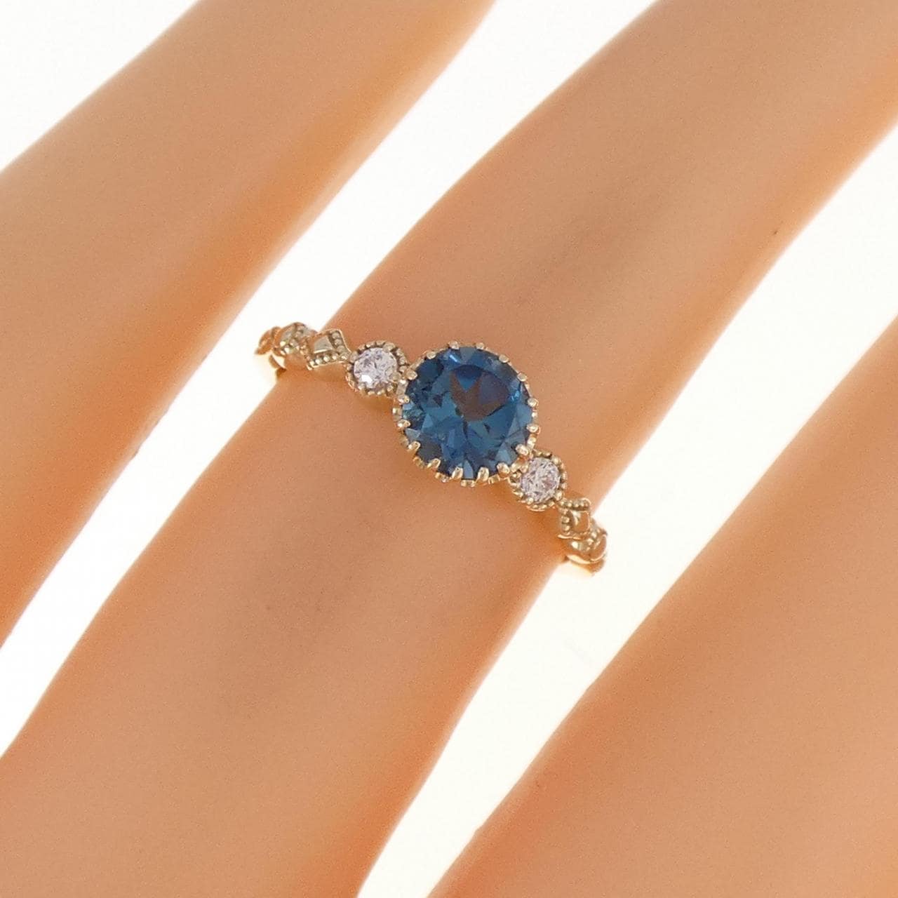 K10YG blue Topaz ring