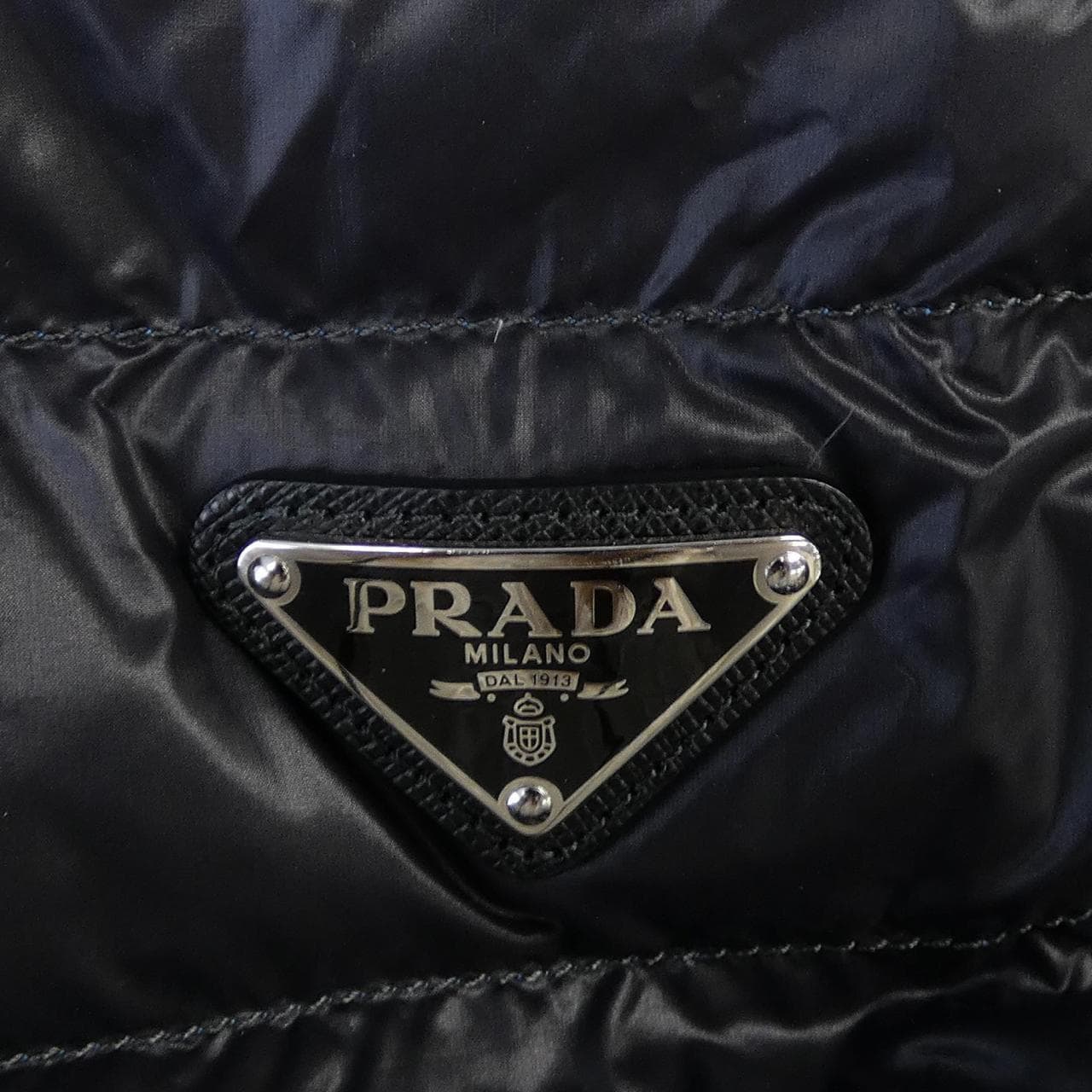 プラダ PRADA トライアングルロゴ SGH032 R152 ARO ダウンジャケット