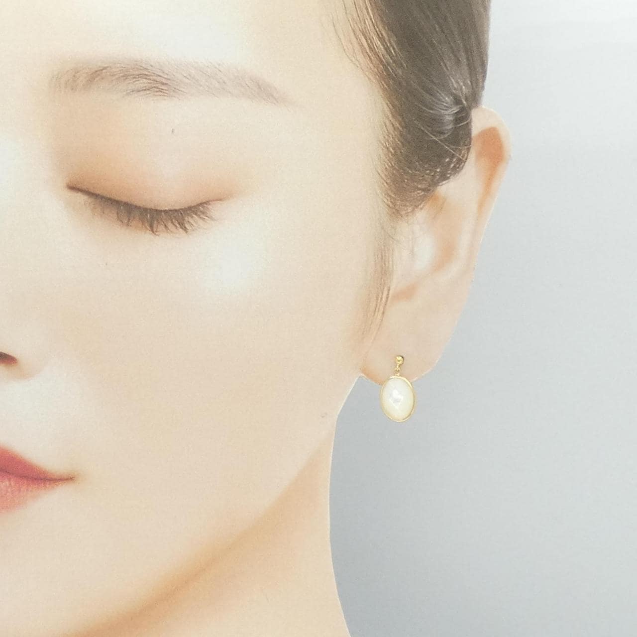 【新品】K18YG マザーオブパール ピアス