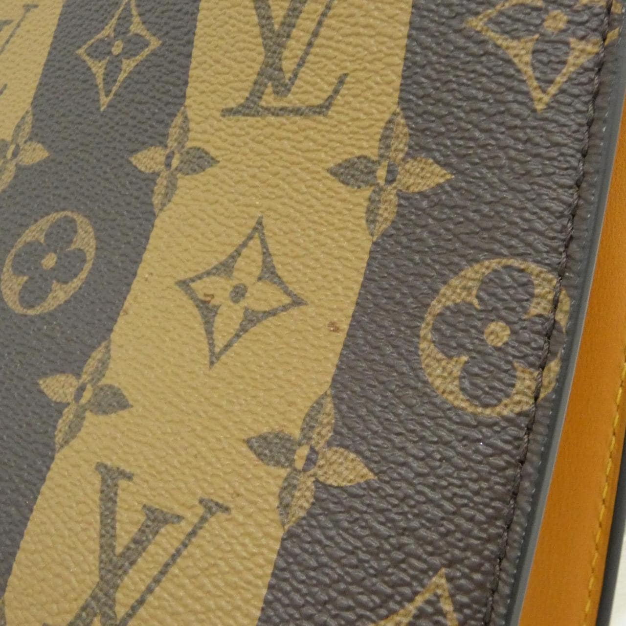 ルイヴィトン モノグラム ストライプ(LVスクエアード) サック プラ メッセンジャー M45969 バッグ