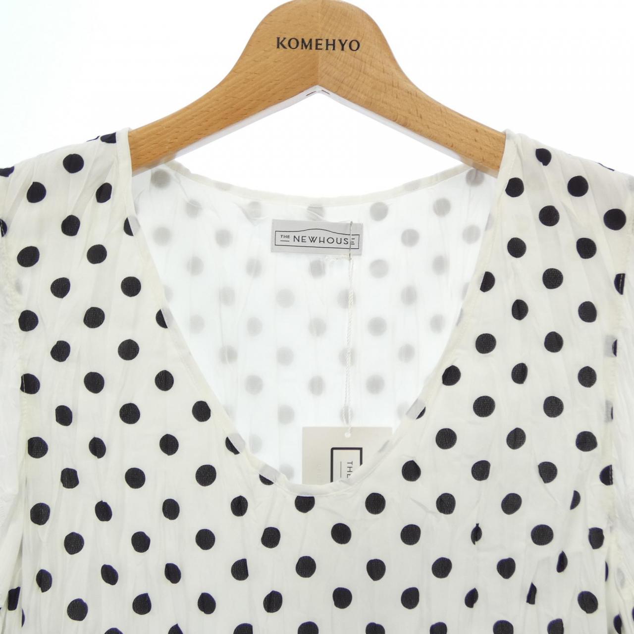 ザニューハウス THE NEWHOUSE トップス