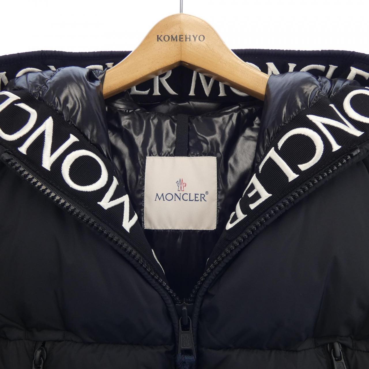 モンクレール MONCLER ダウンジャケット