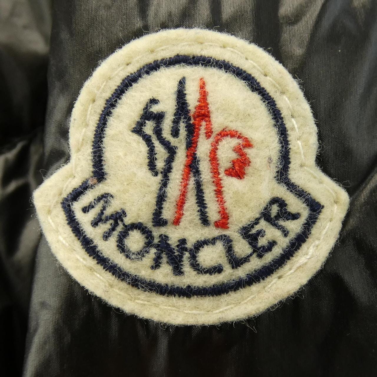 モンクレール MONCLER ダウンジャケット