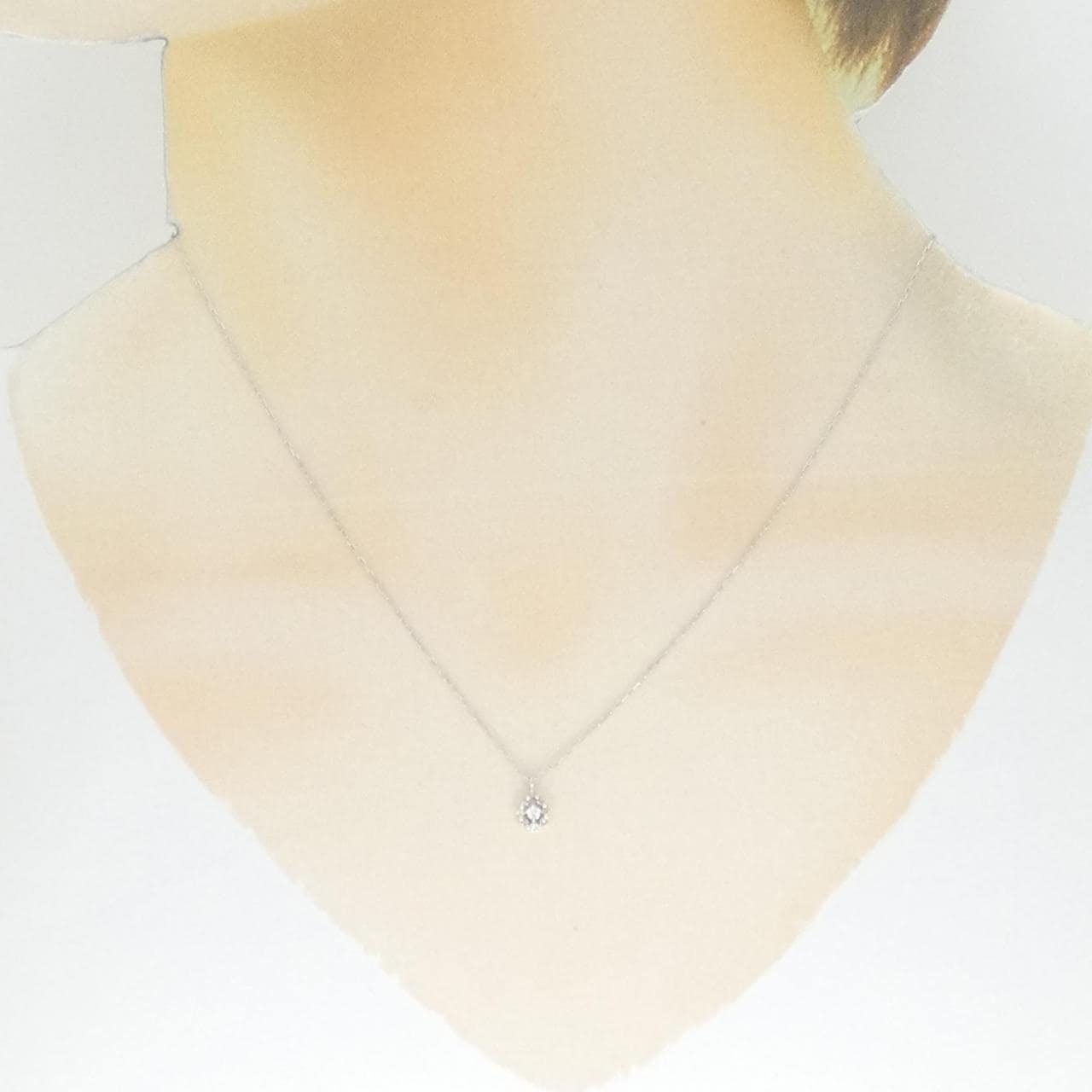 4゜C Diamond necklace