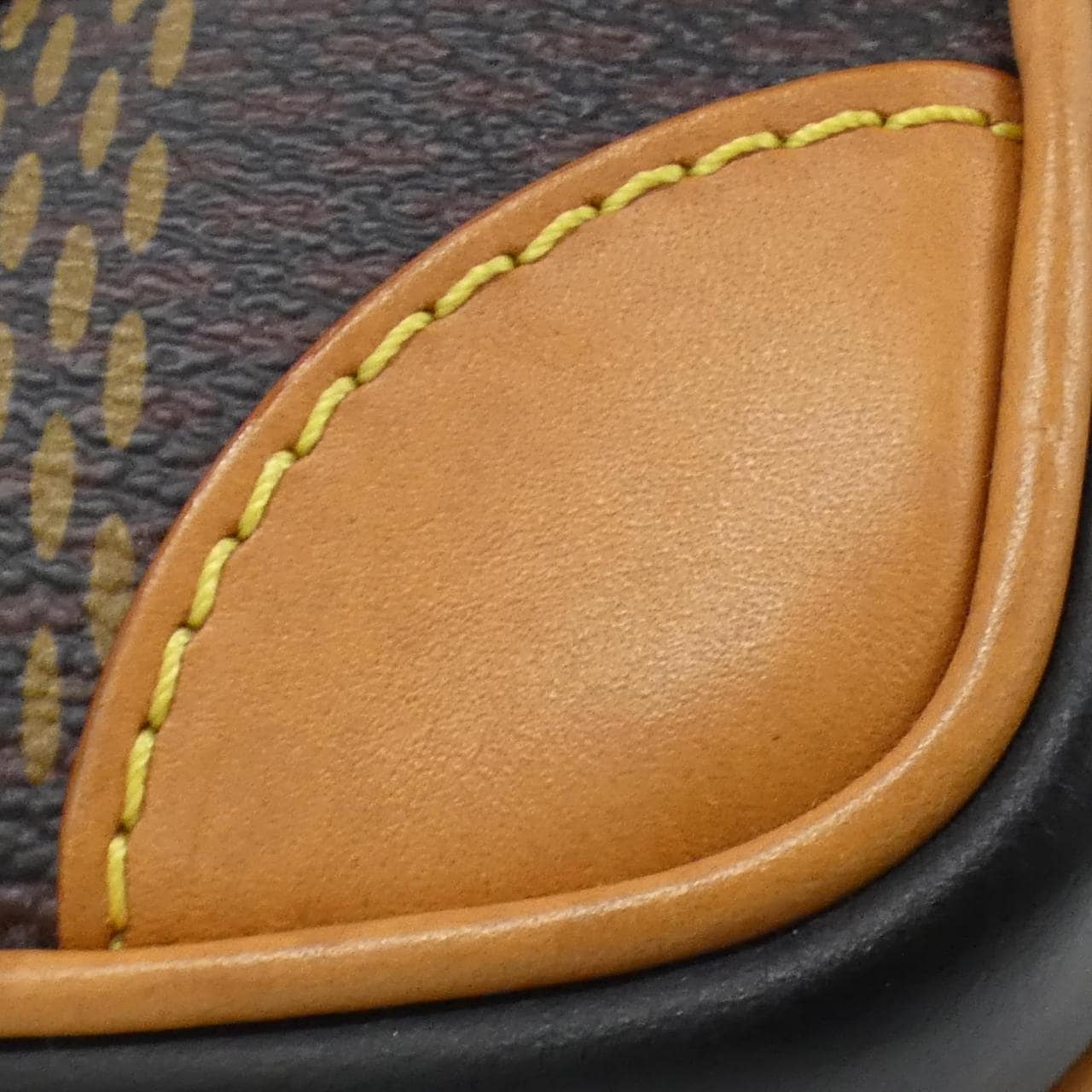 ルイヴィトン ダミエ ジャイアント(LVスクエアード) アマゾン メッセンジャー N40357 ショルダーバッグ