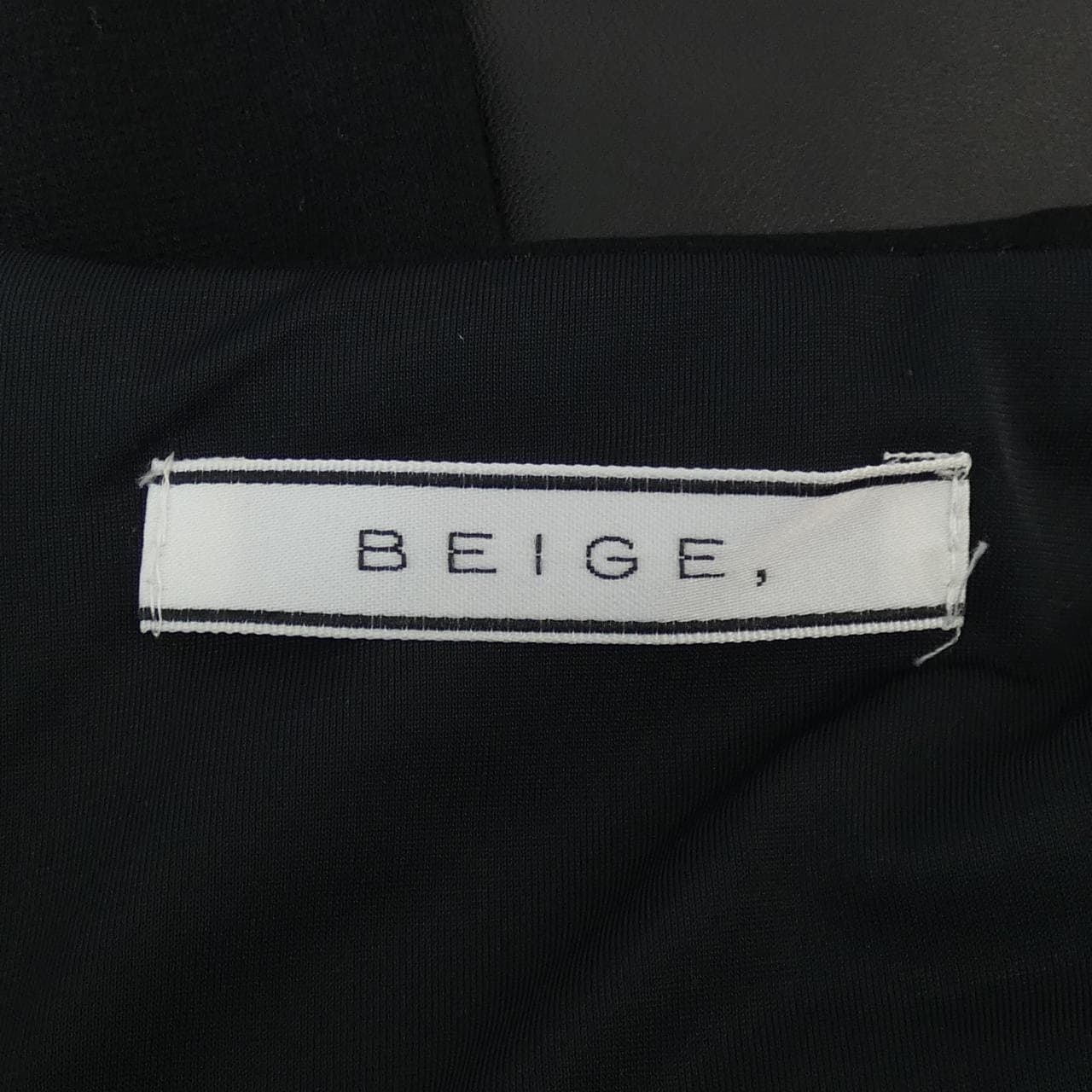 ベイジュ BEIGE. スカート