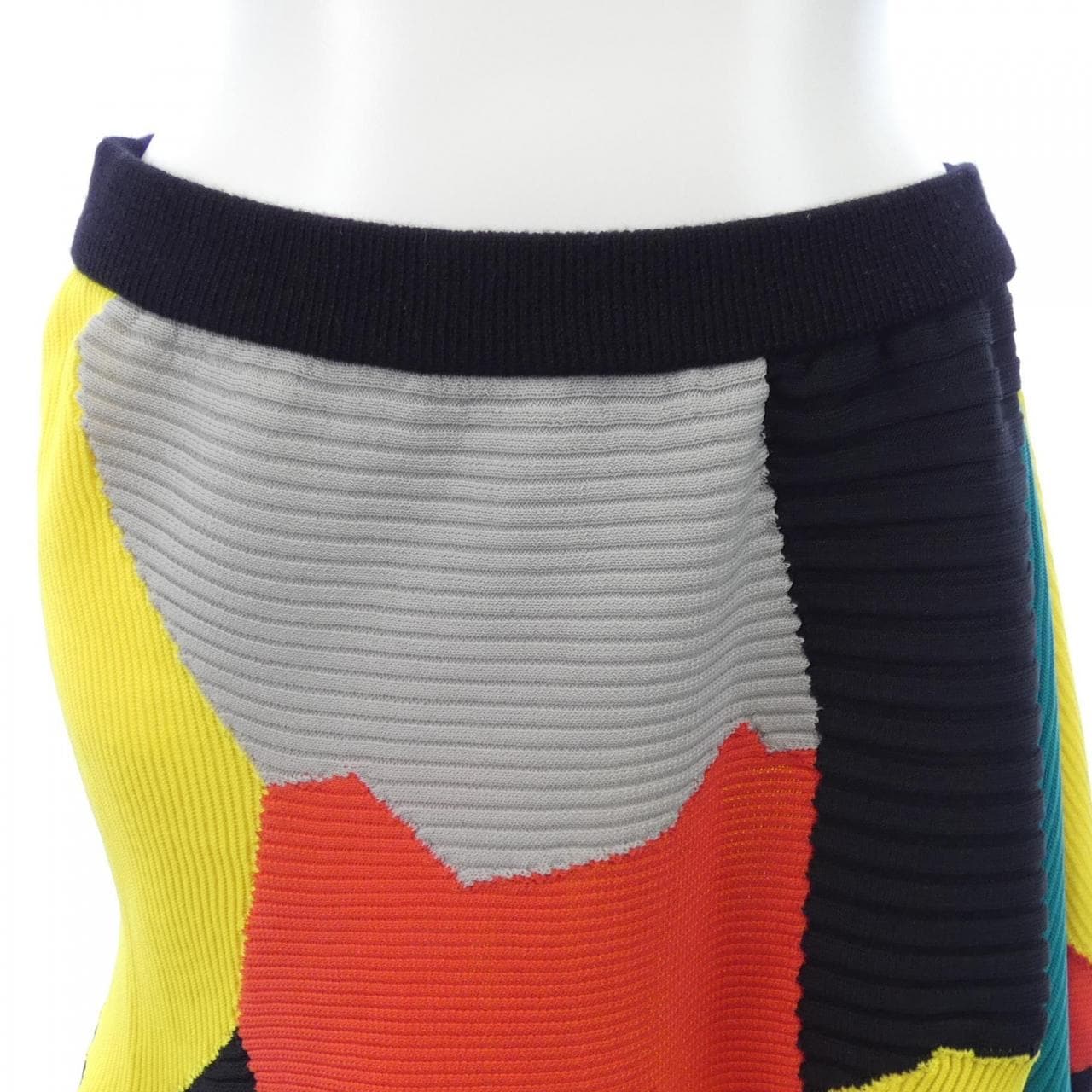 イッセイミヤケ ISSEY MIYAKE IM03KG270 スカート