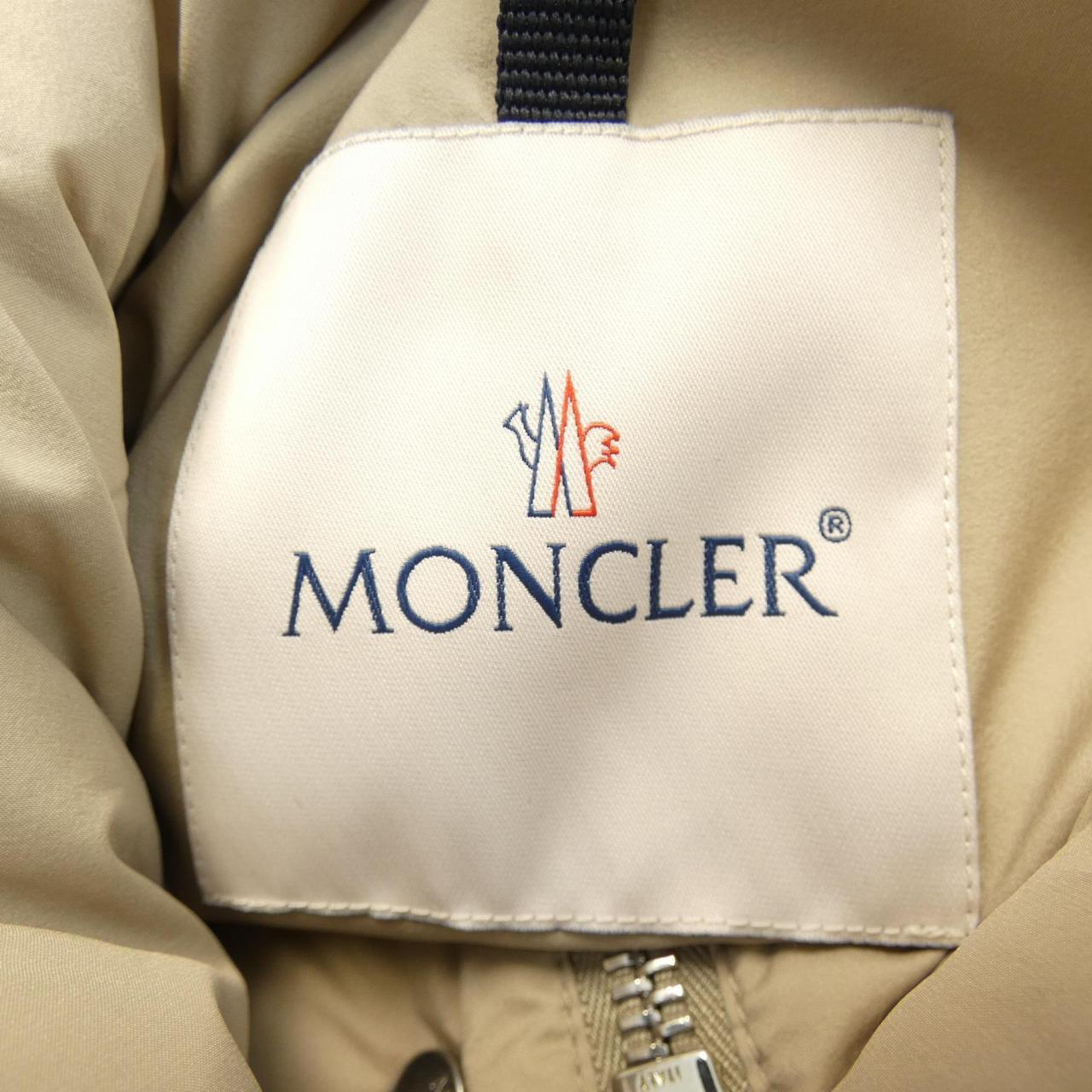 モンクレール MONCLER ダウンジャケット