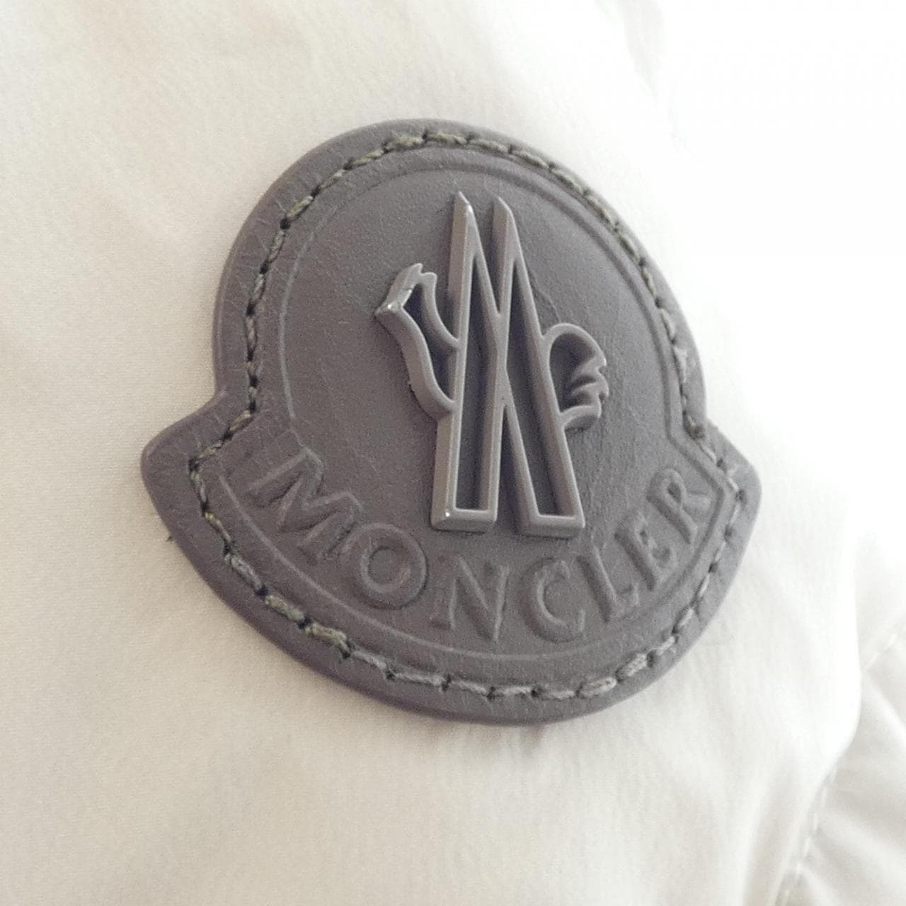 モンクレール MONCLER ダウンジャケット