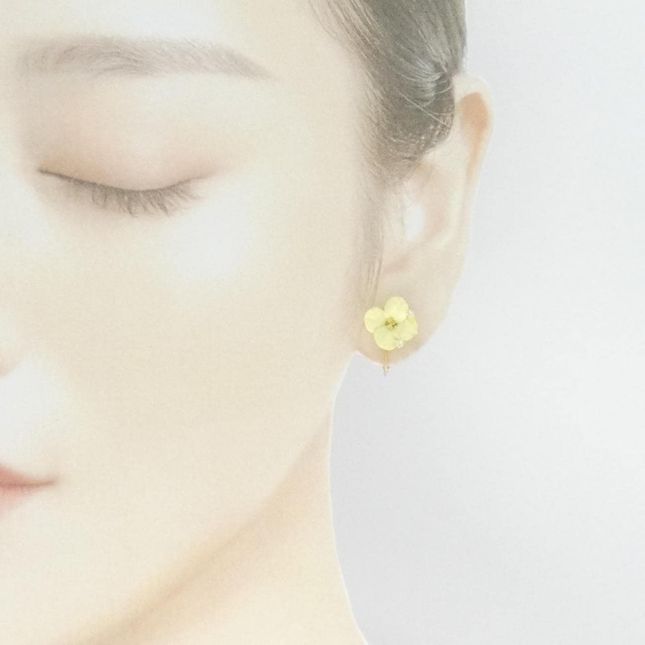 K18YG フラワー ダイヤモンド イヤリング 0.08CT