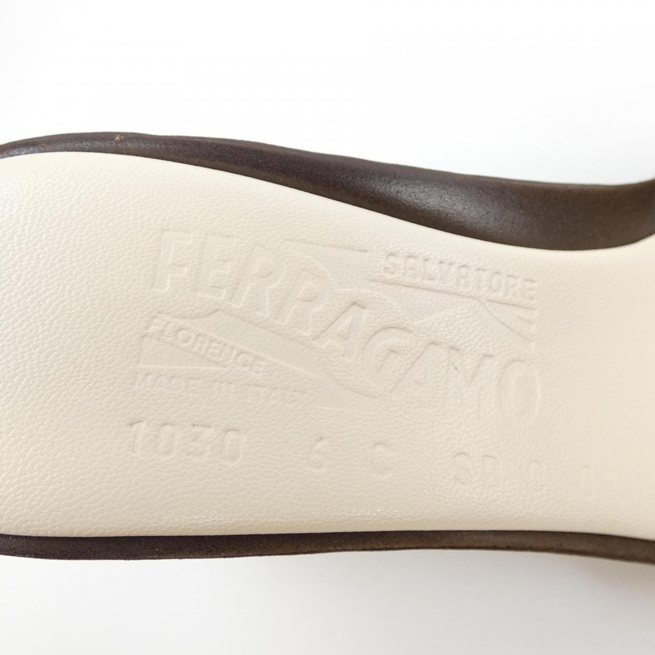 サルヴァトーレフェラガモ SALVATORE FERRAGAMO サンダル