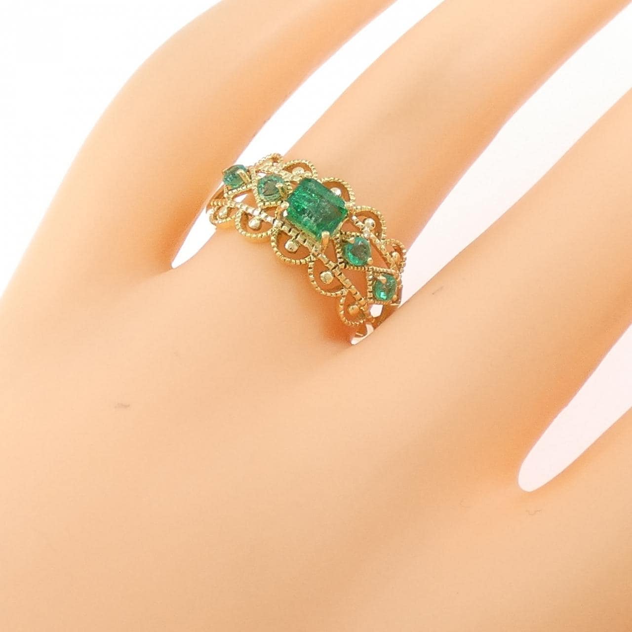 ジーエスティービー エメラルド リング 0.40CT