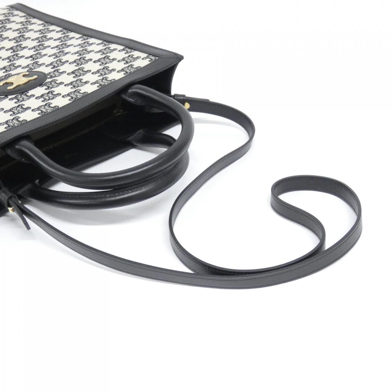 セリーヌ スモール バーティカル カバ 194352CS8 バッグ