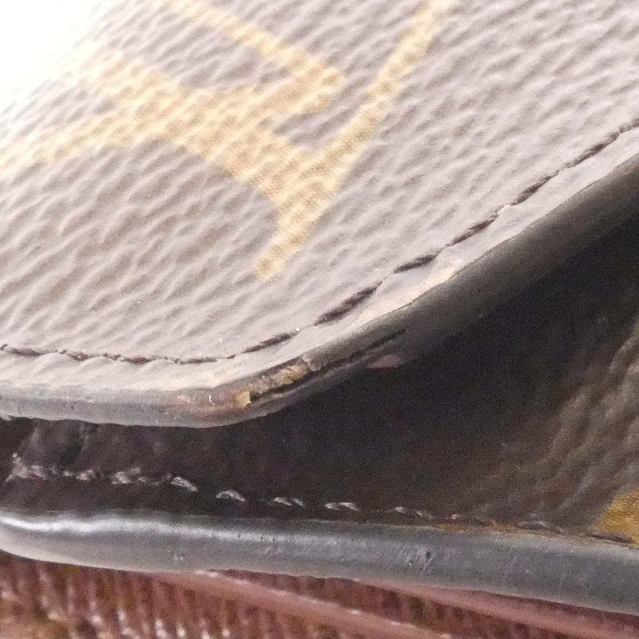 ルイヴィトン モノグラム ポルトフォイユ ヴィクトリーヌ M62472 財布