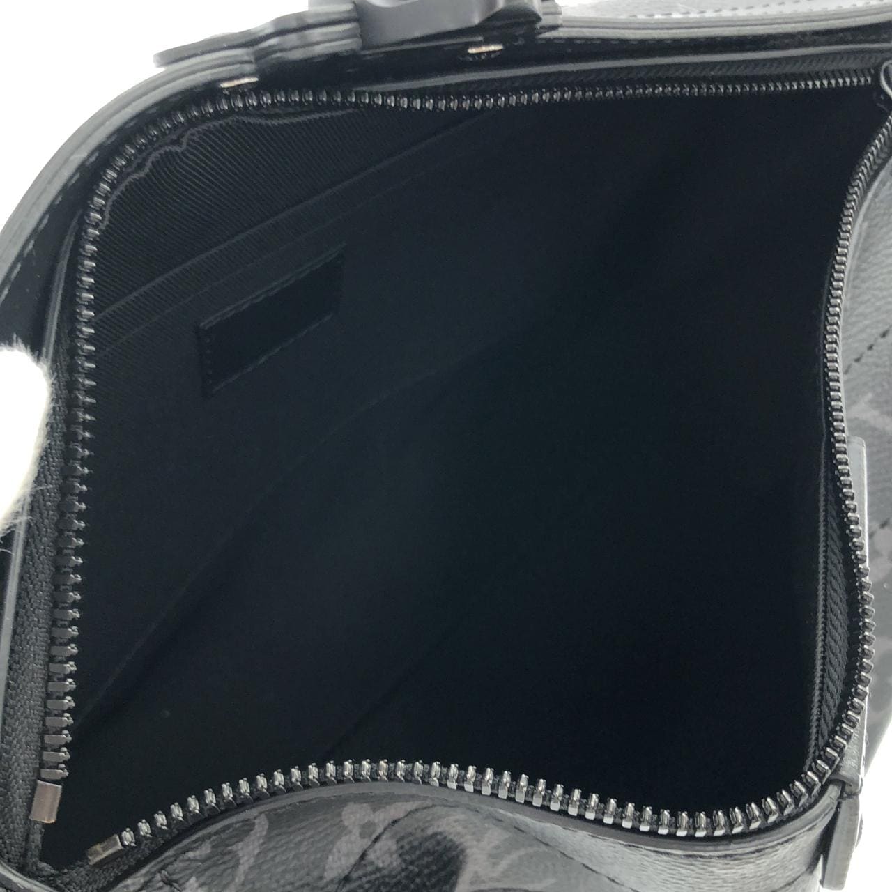 ルイヴィトン モノグラム エクリプス ソウル トランクEW M11744 ショルダーバッグ