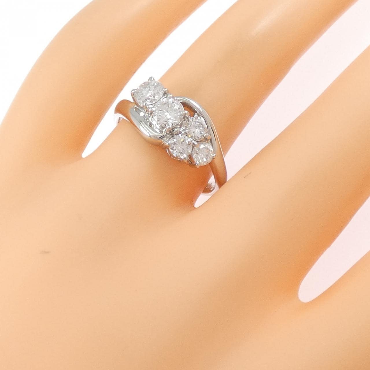 PT900 ダイヤモンド リング 0.664CT