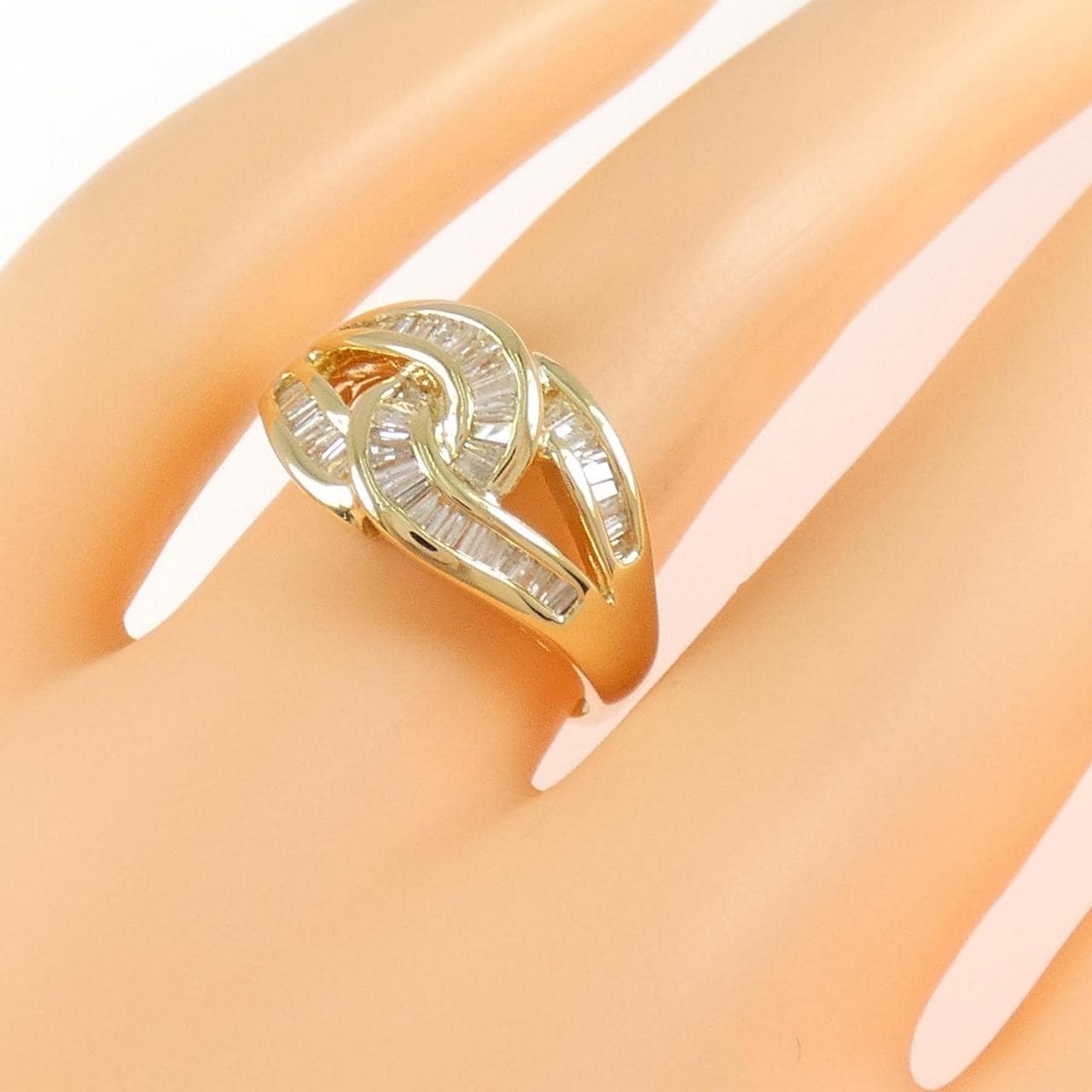 K18YG ダイヤモンド リング 0.70CT