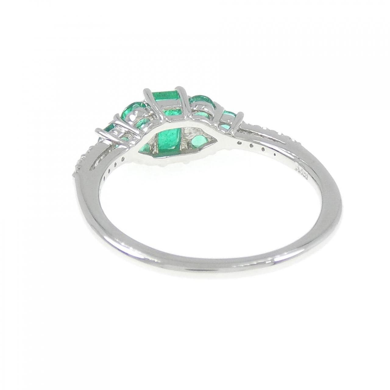 PT エメラルド リング 0.75CT