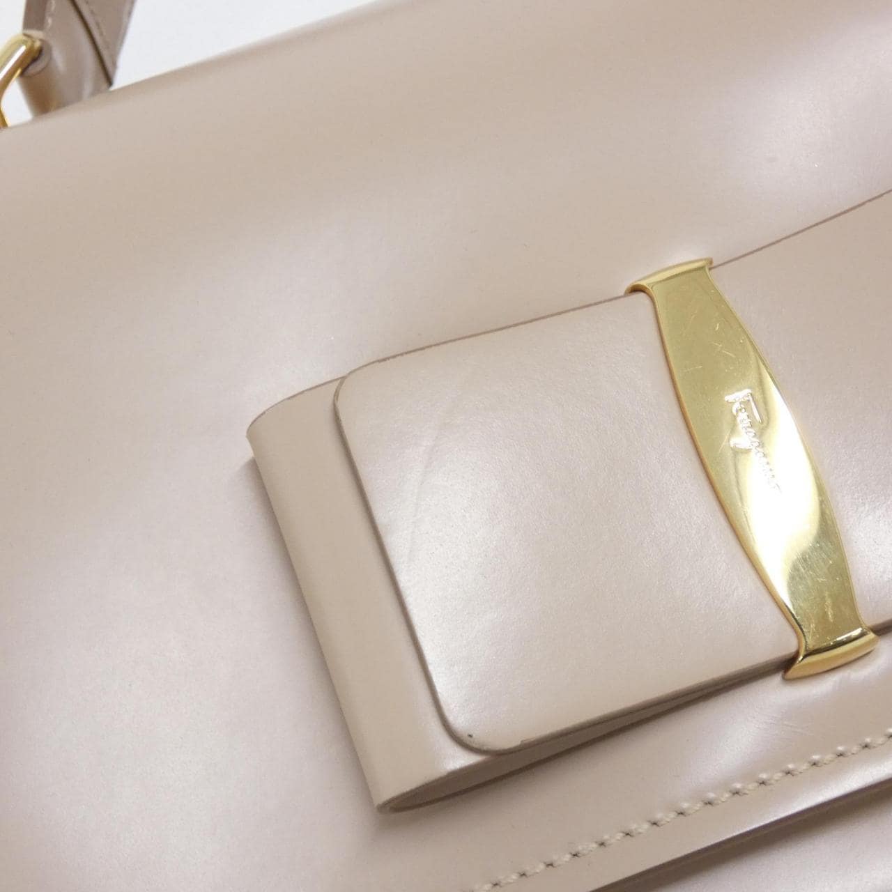 サルヴァトーレフェラガモ 21 G206 バッグ