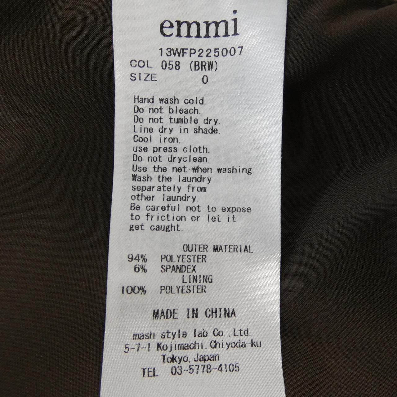 エミ emmi パンツ