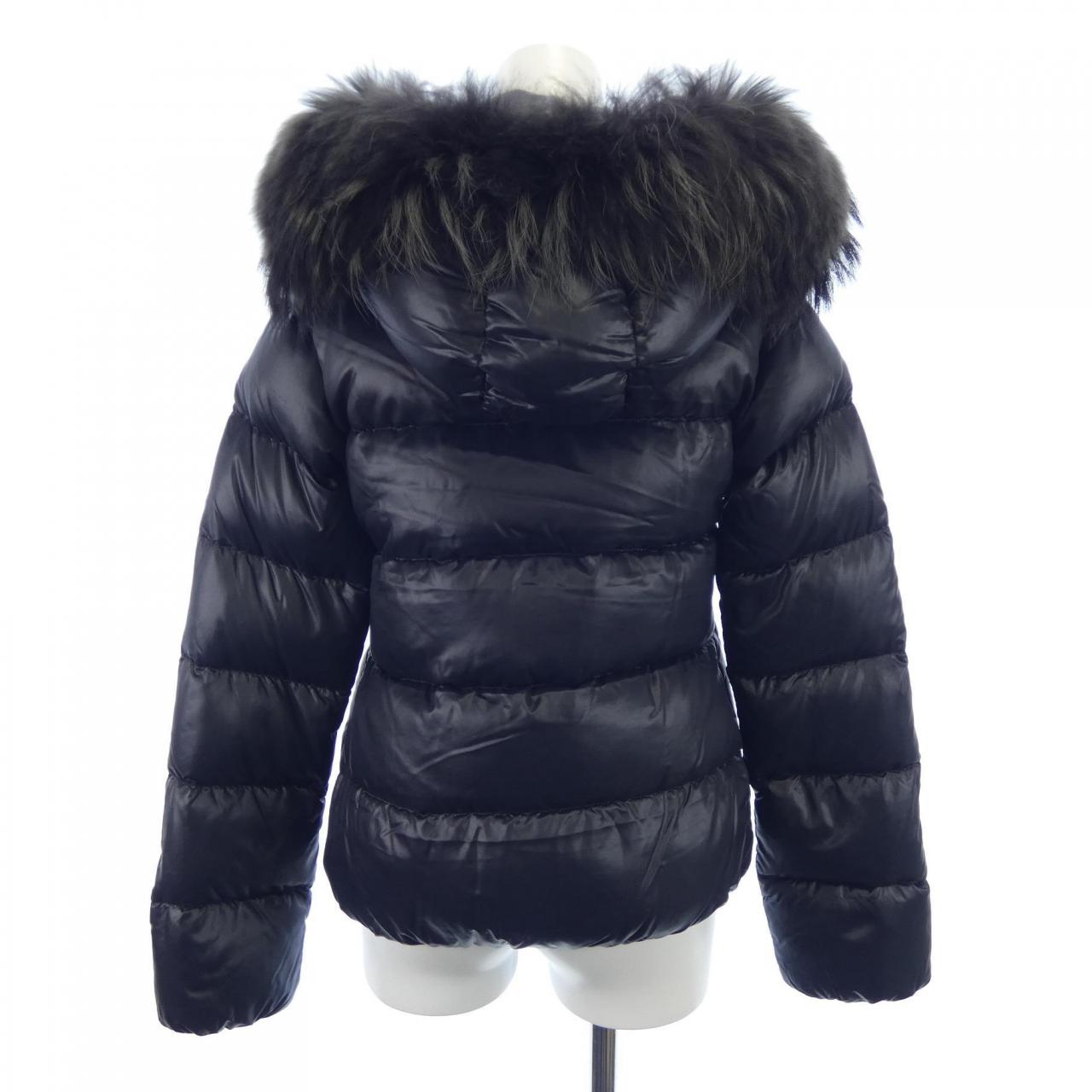 デュベティカ DUVETICA ダウンジャケット