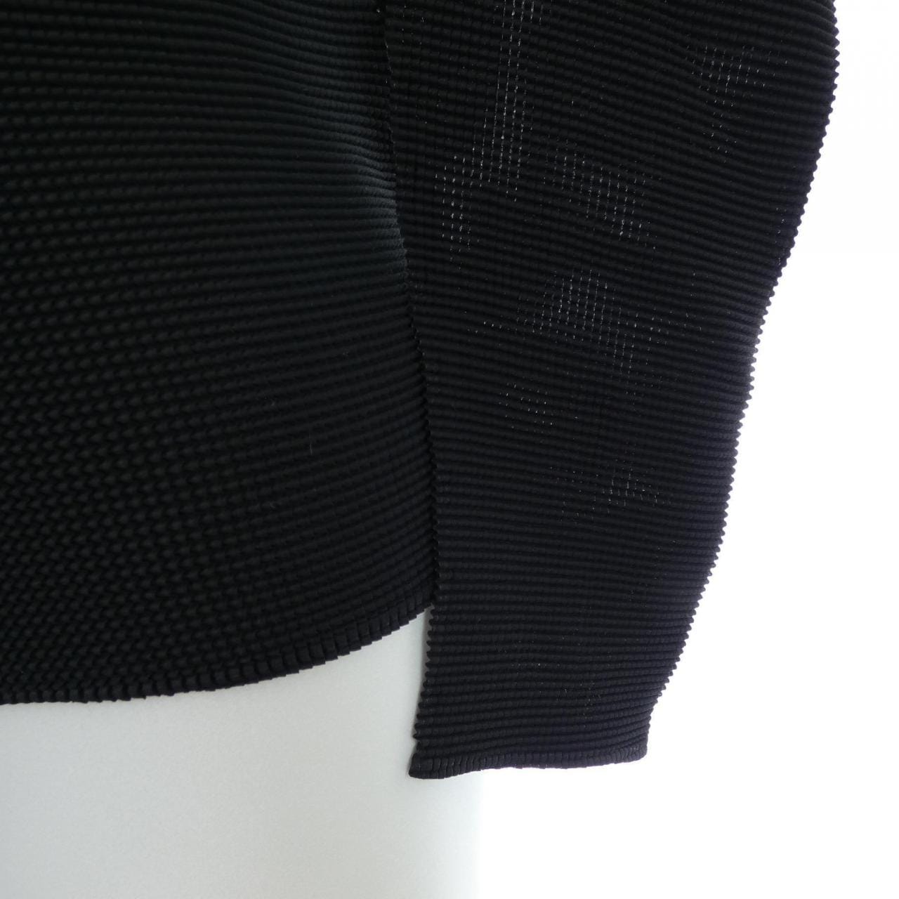 ミーイッセイミヤケ me ISSEY MIYAKE MI53FJ610 トップス