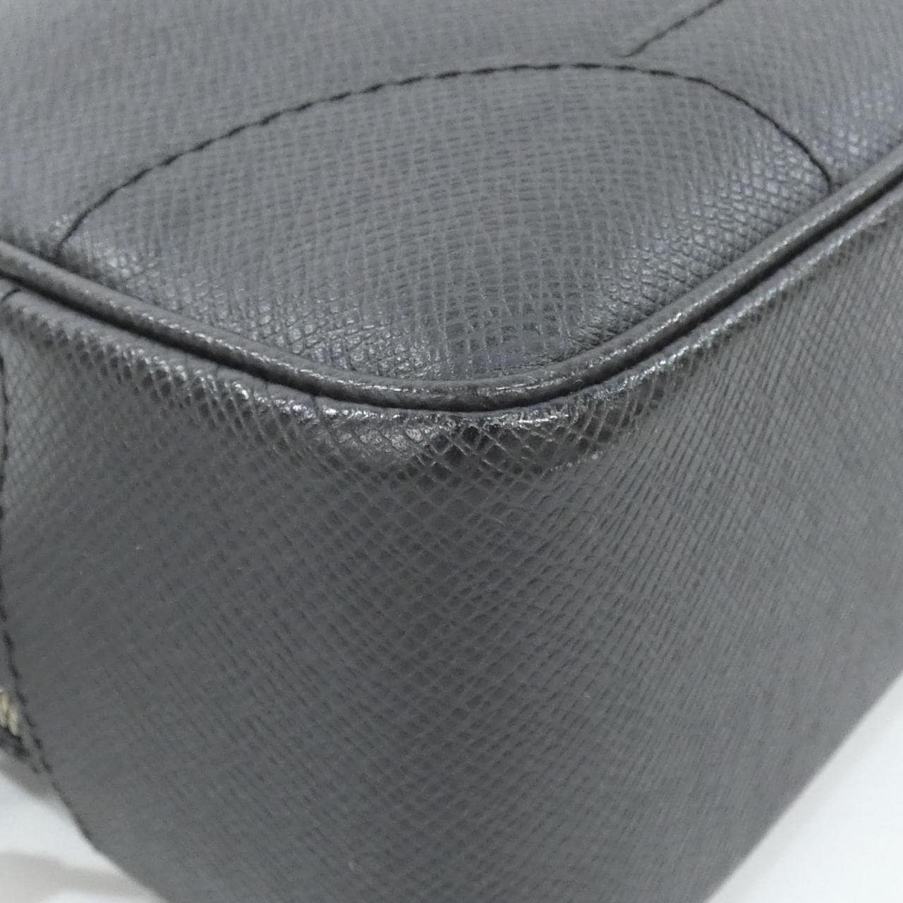 ルイヴィトン タイガ パヴェル M31142 セカンドバッグ