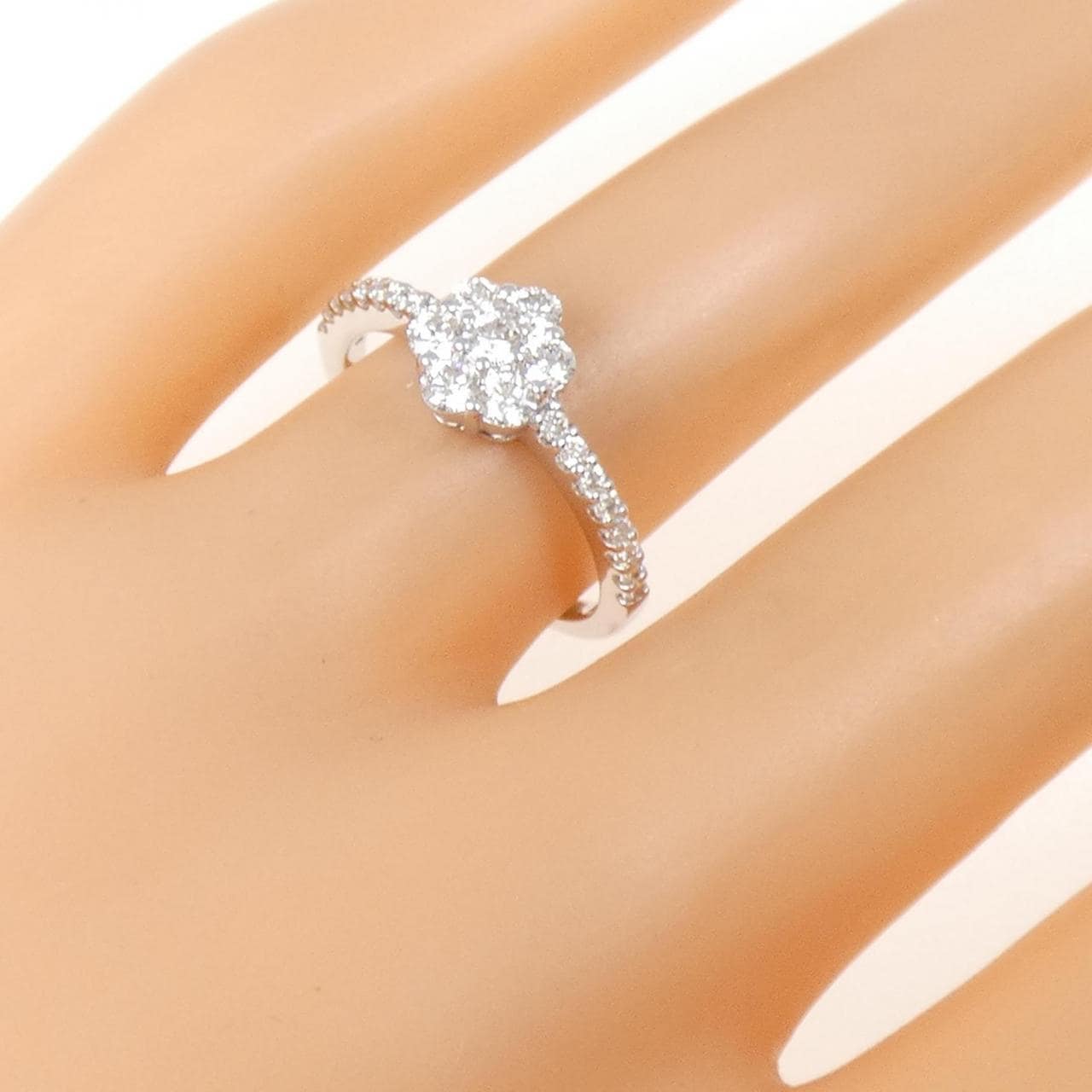 K18WG フラワー ダイヤモンド リング 0.50CT