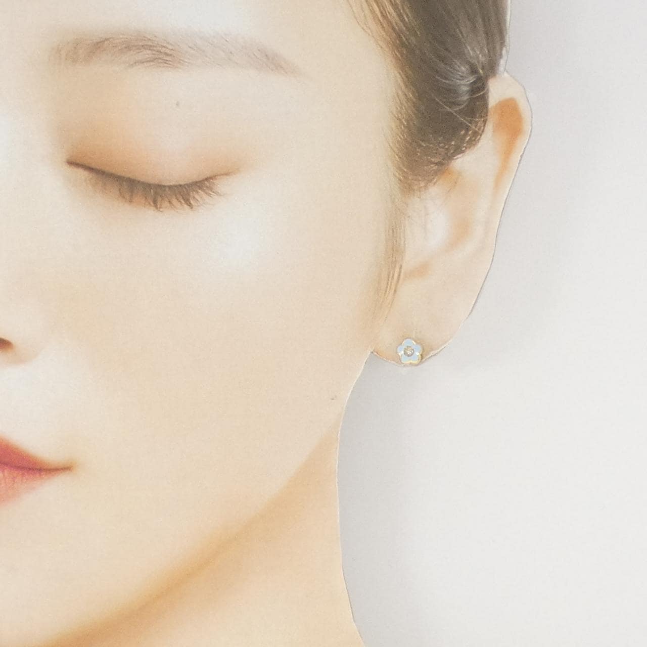 750YG フラワー エナメル ピアス